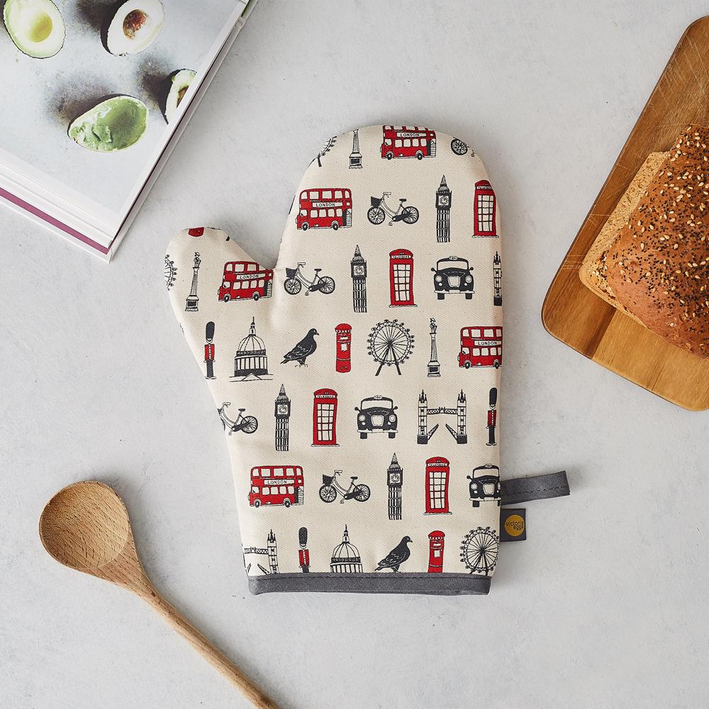 London Icons Oven Mitt