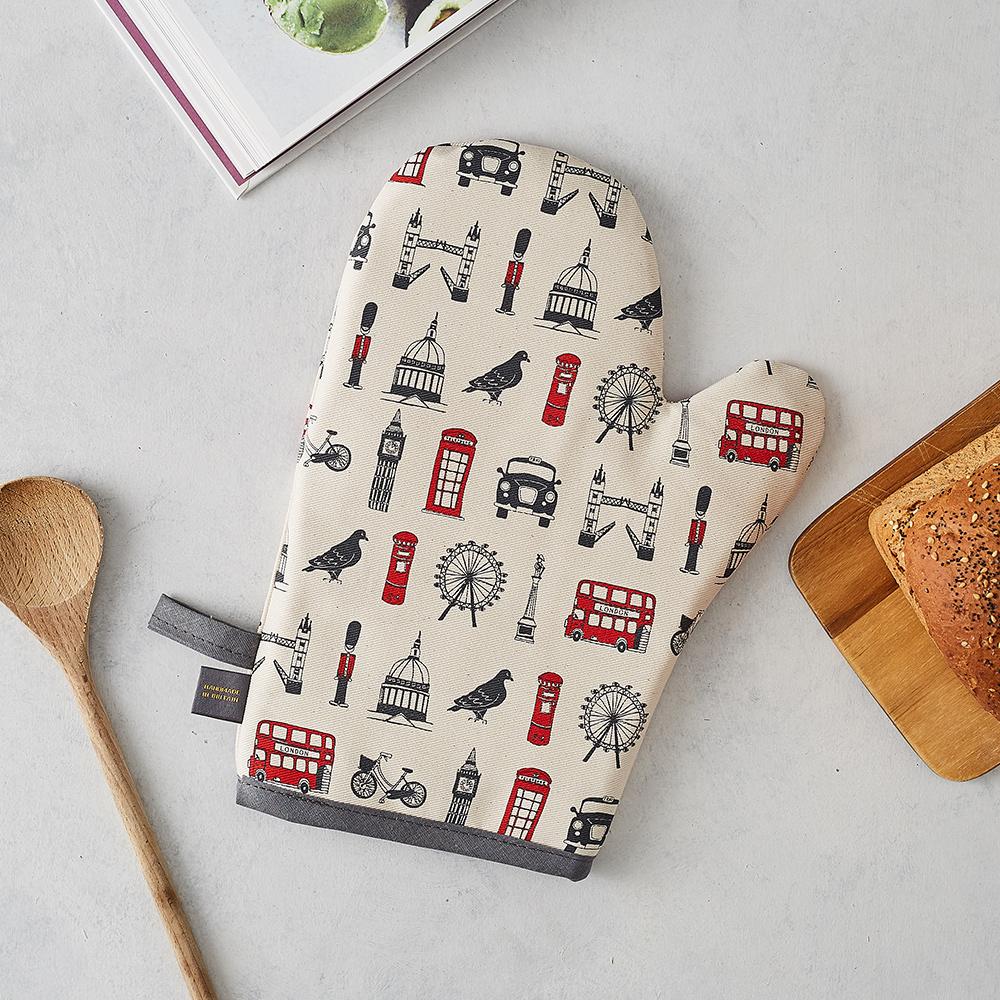 London Icons Oven Mitt