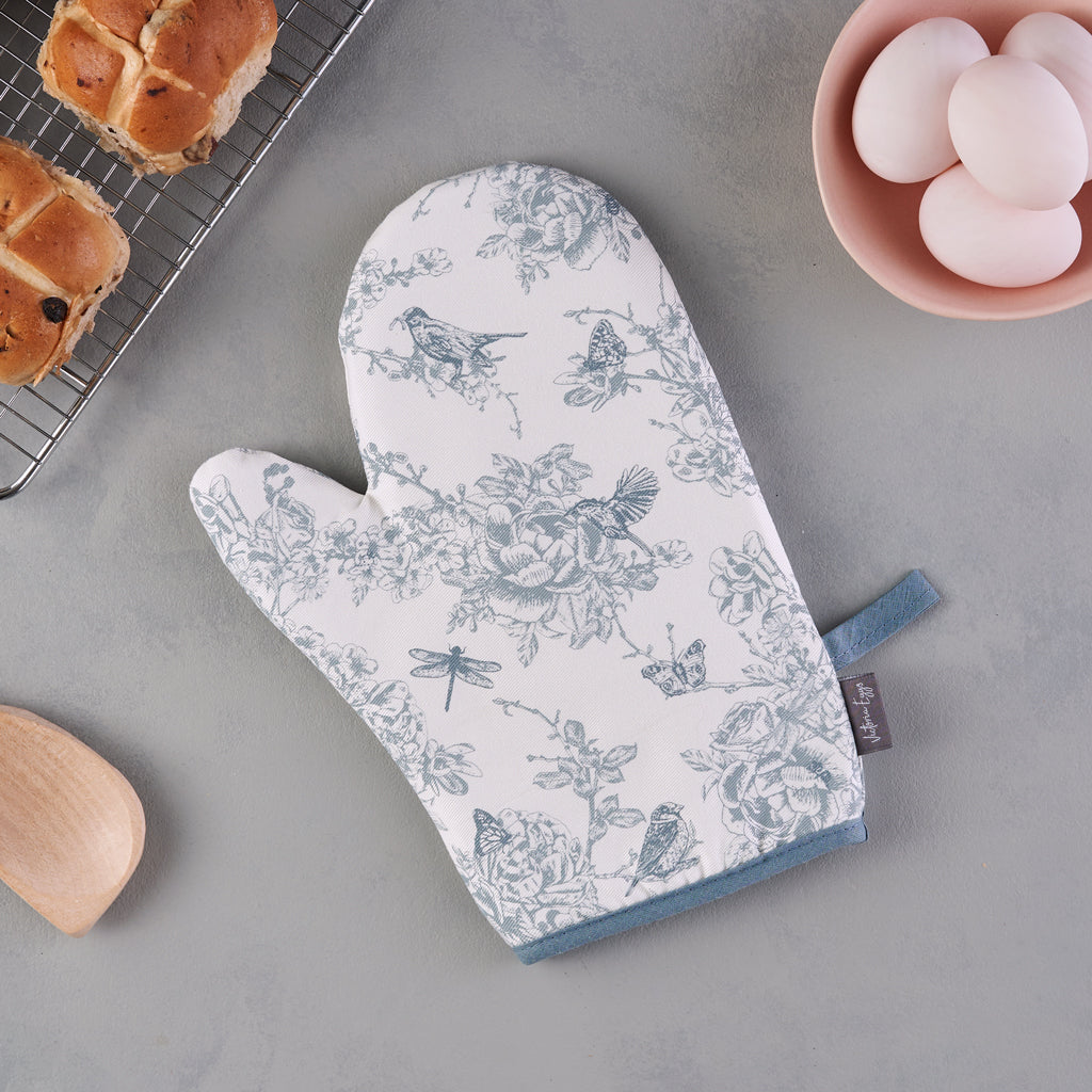 Wildlife In Spring Oven Mitt